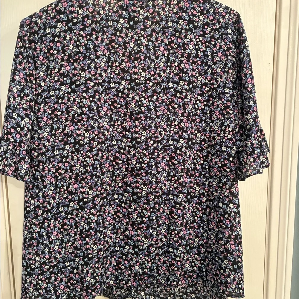 CeCe Pink and White Boxy Blouse with Short Sleeves - Picture 3 of 3